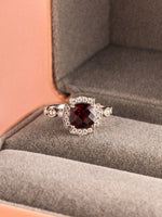 Load image into Gallery viewer, Garnet Halo Varia Vintage Ring