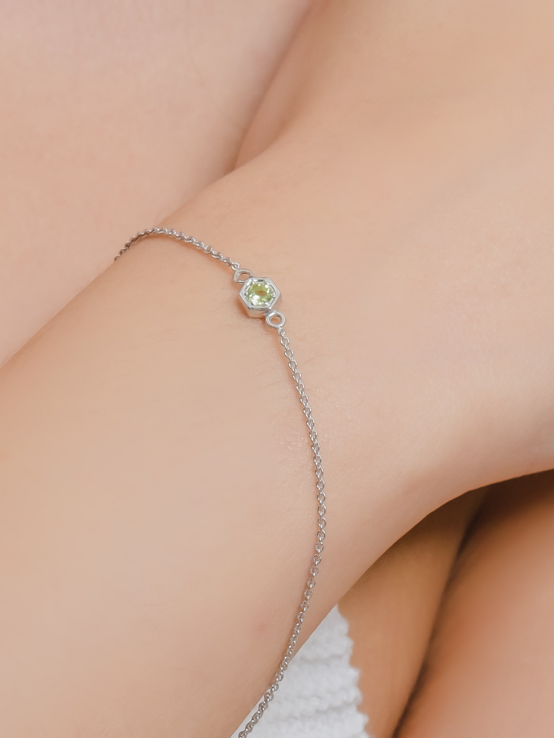 Fleur Bracelet (Peridot) - Rhodium Plated