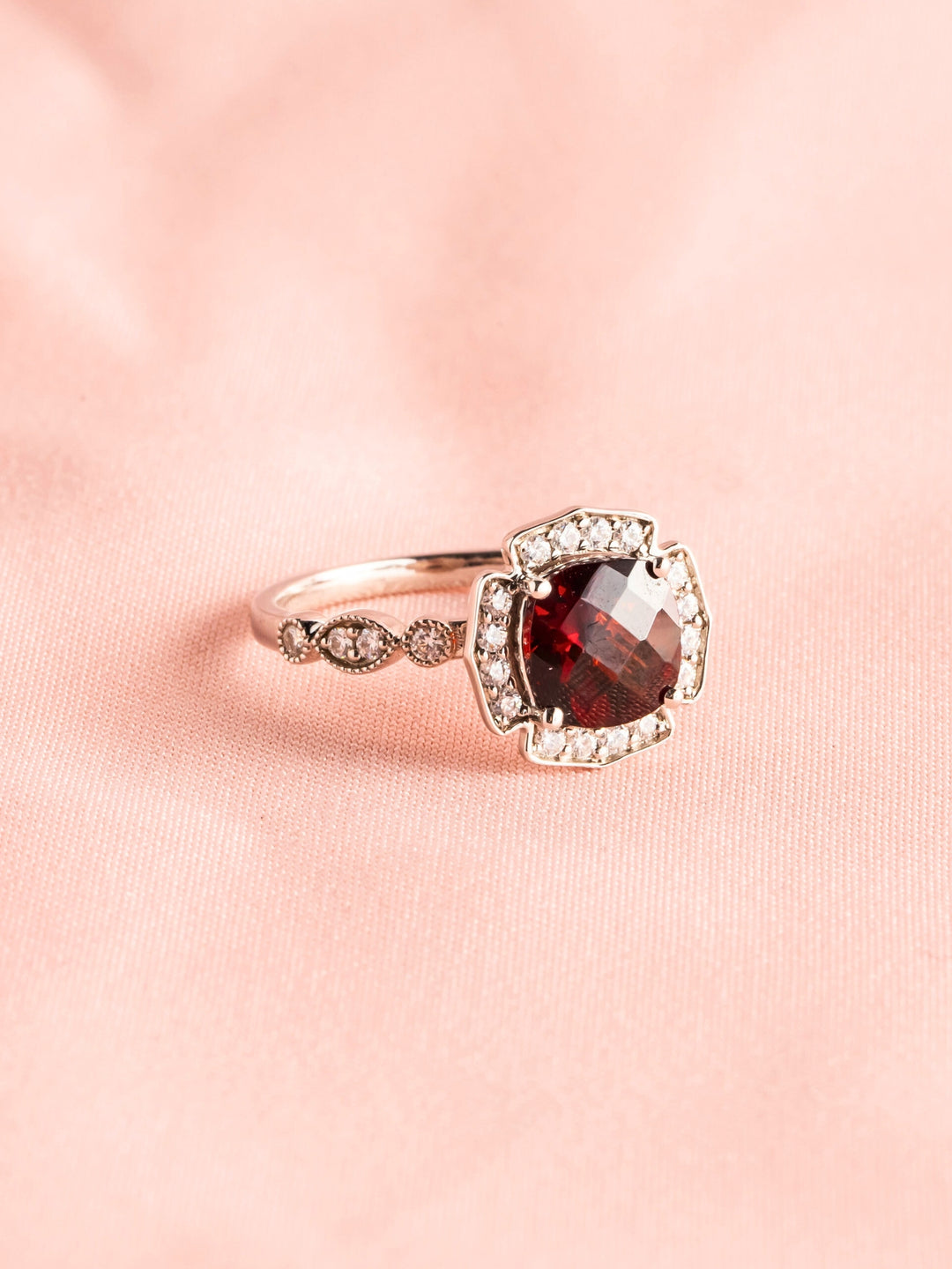 Garnet Halo Varia Vintage Ring