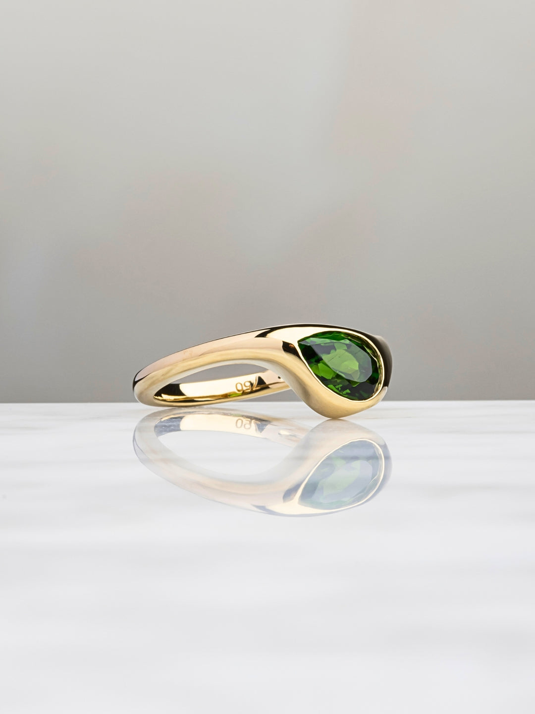 Rachel Ring - Chrome Diopside - 18k Yellow Gold