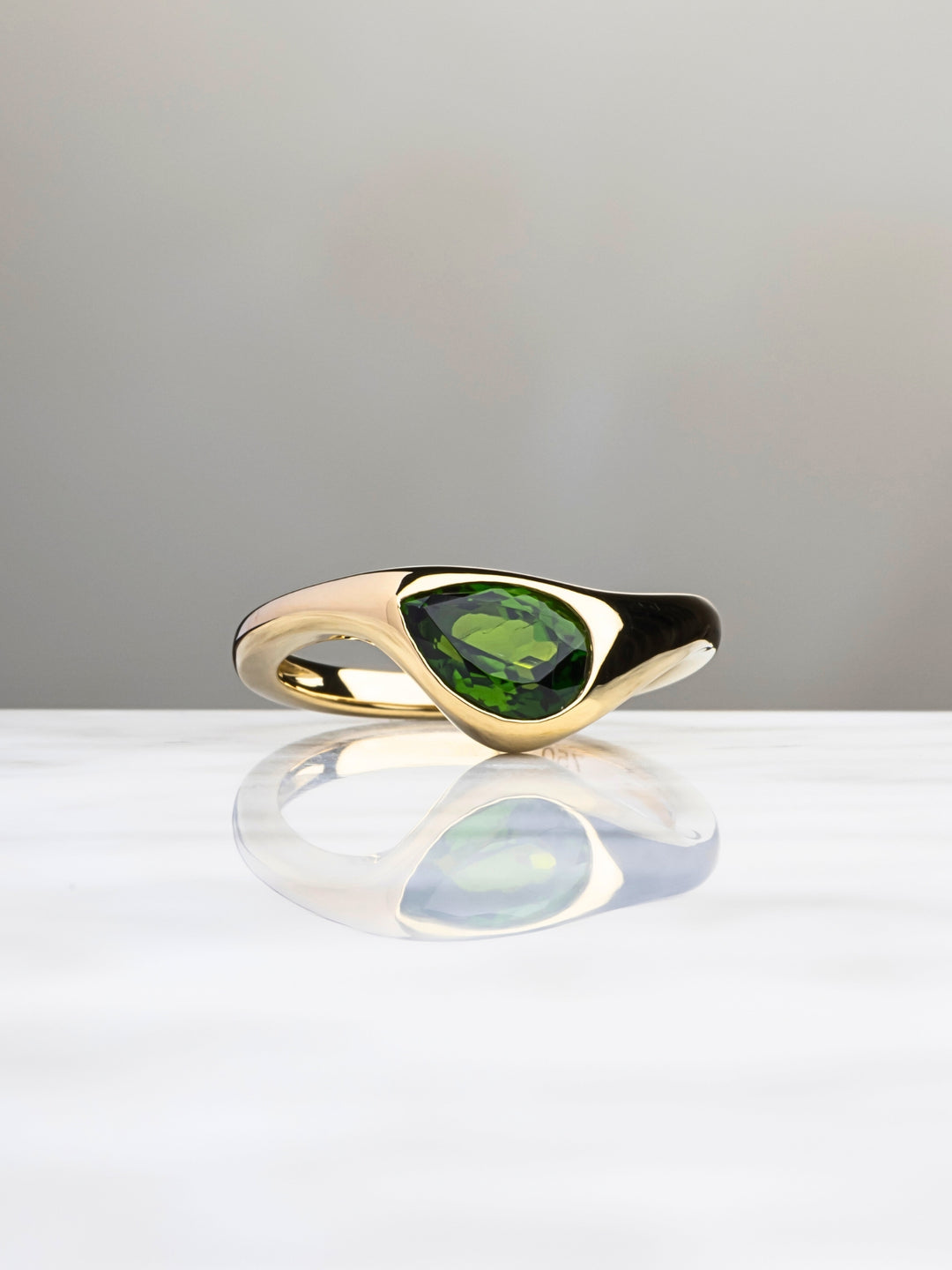 Rachel Ring - Chrome Diopside - 18k Yellow Gold