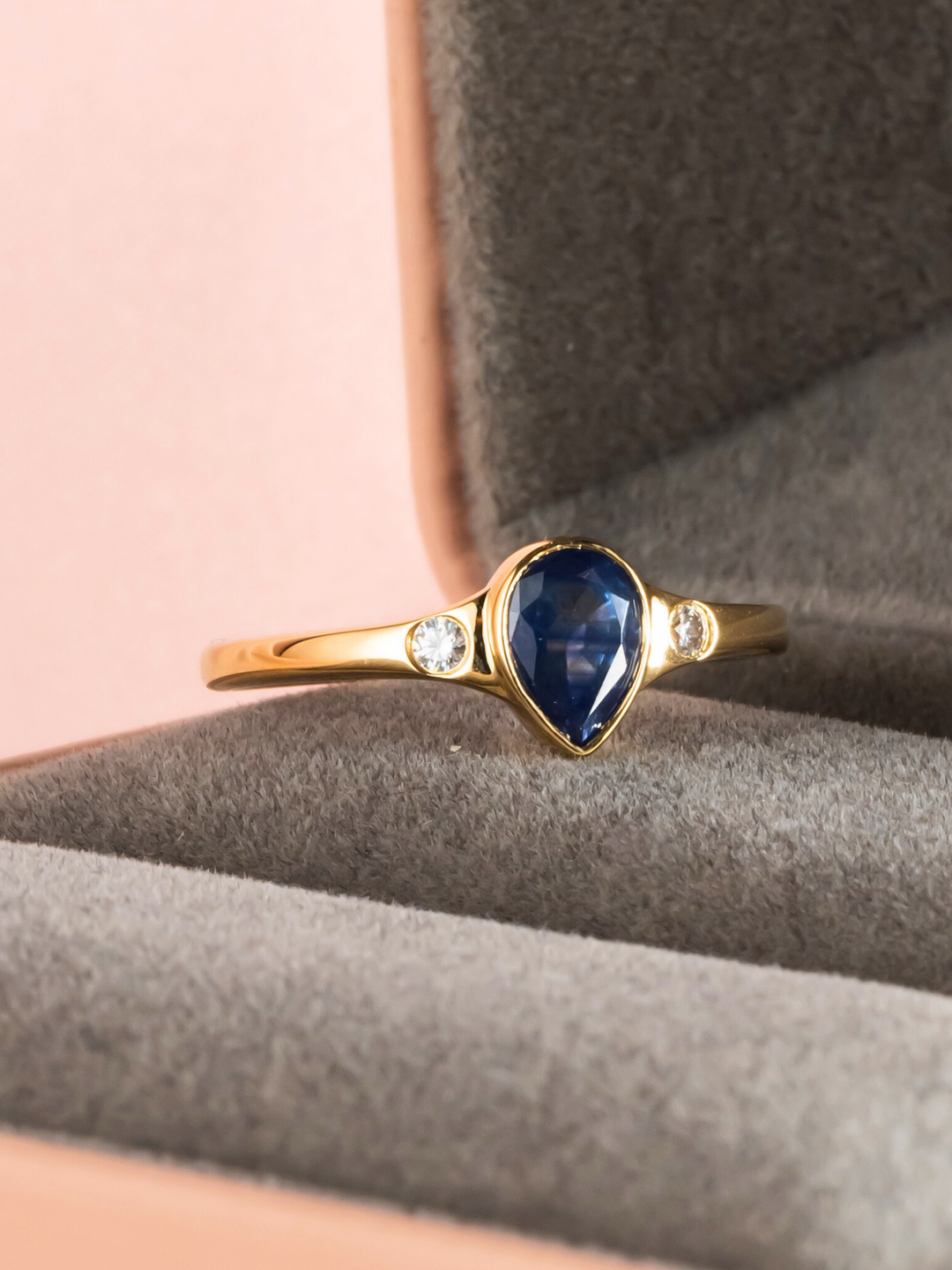Alicia Ring - Blue Sapphire & Moissanite - 18K Yellow Gold