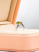 Load image into Gallery viewer, Sammy Ring - Peridot - 18k White Gold
