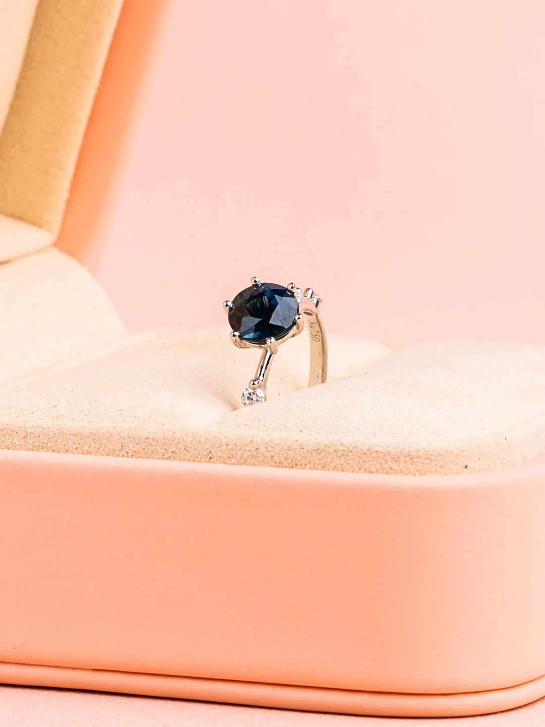 Karrie Ring - Sapphire - 18K White Gold