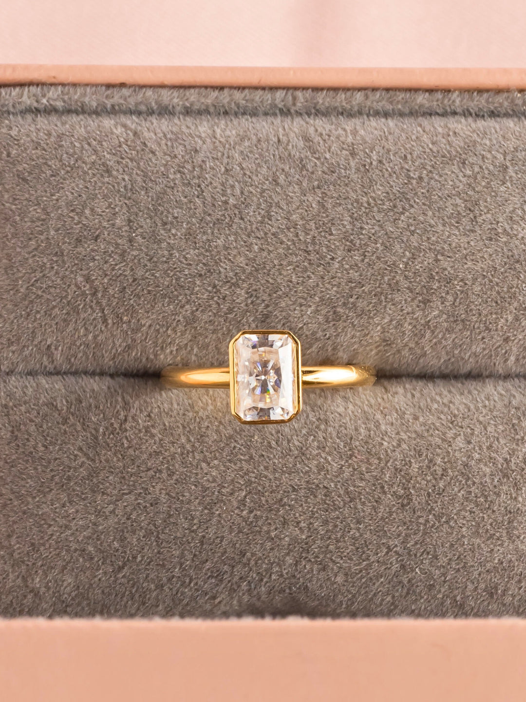 Blair Ring - Moissanite - 18k Yellow Gold