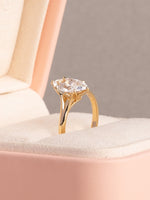 Load image into Gallery viewer, Mireya Ring - 1.56 Ct Marquise Cut Lab Grown Diamond - 18K Yellow Gold
