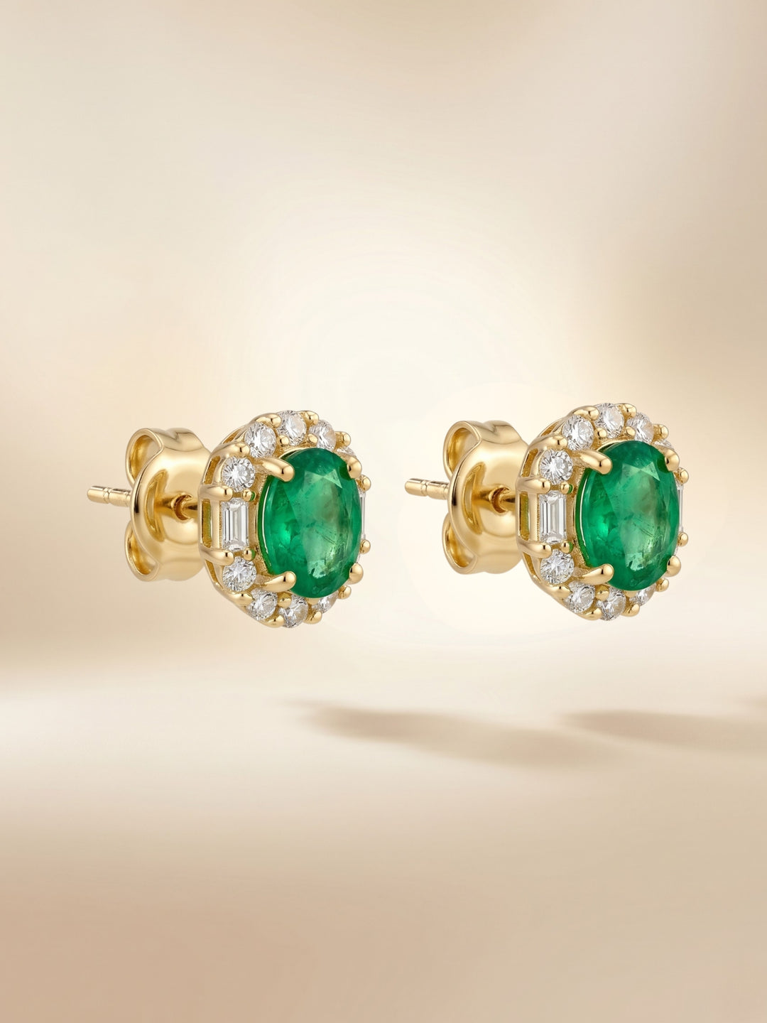 18K Yellow Gold Afghanistan Emerald Diamonds Stud