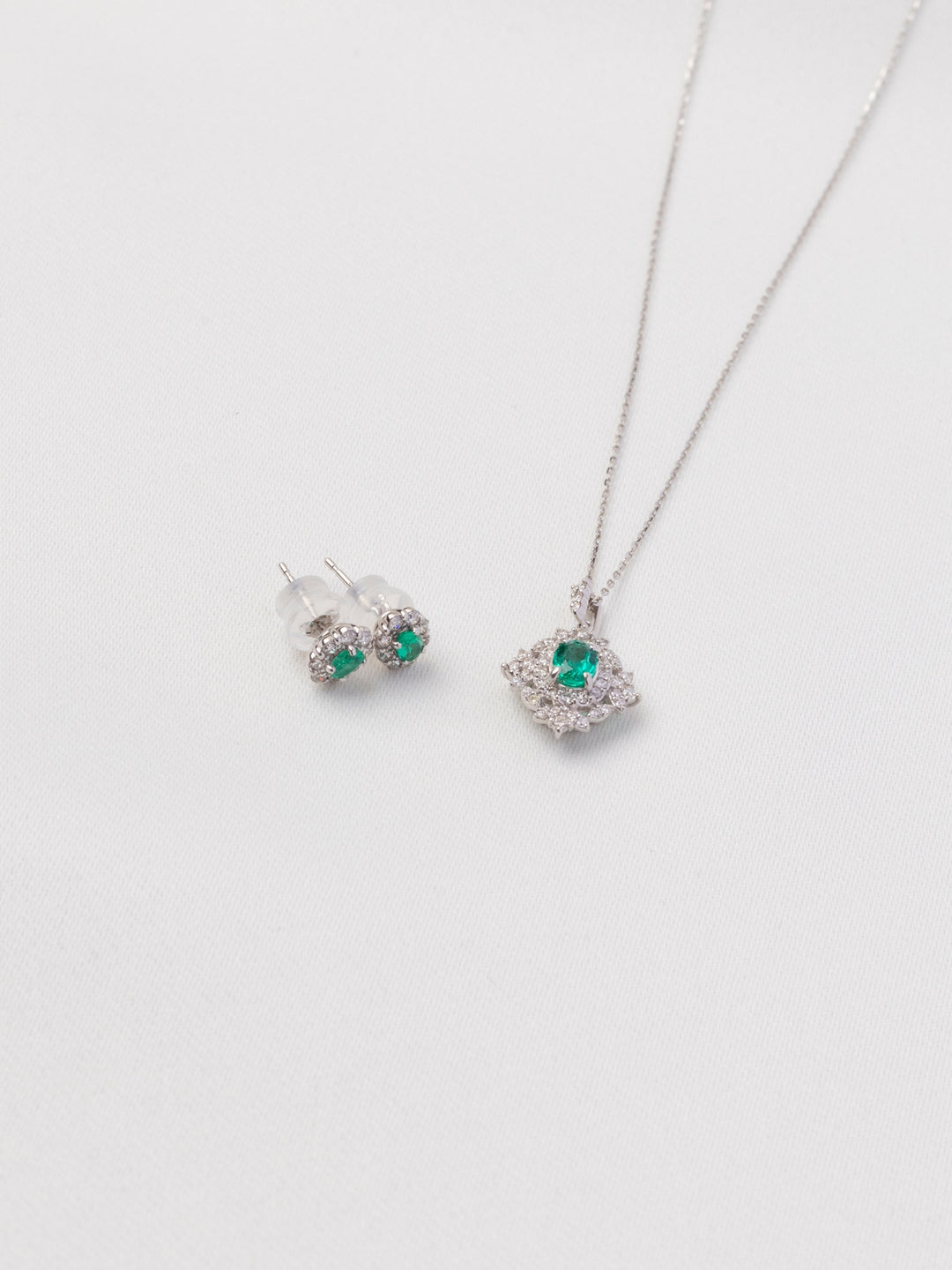 Emerald Big Design Platinum Necklace