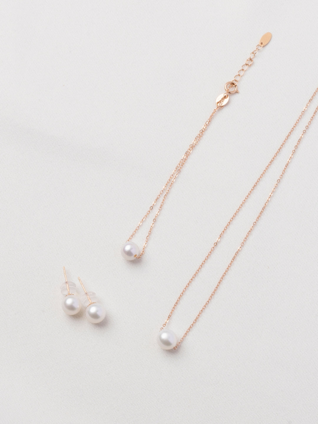 Akoya Pearl (6.5-7.5mm) Earrings Studs