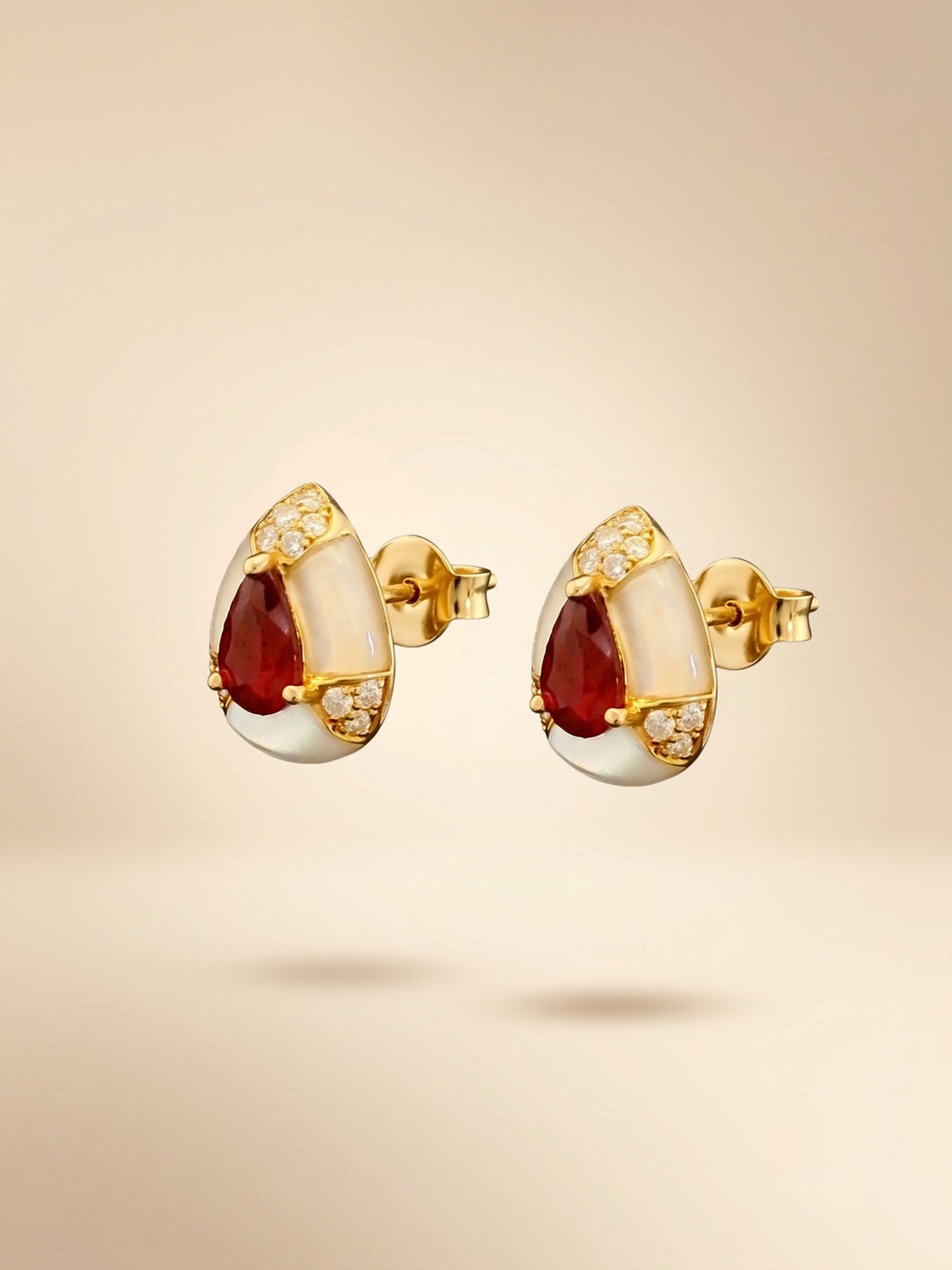 18K Yellow Gold Ruby (Burma, Pigeon Blood) Mother of Pearl