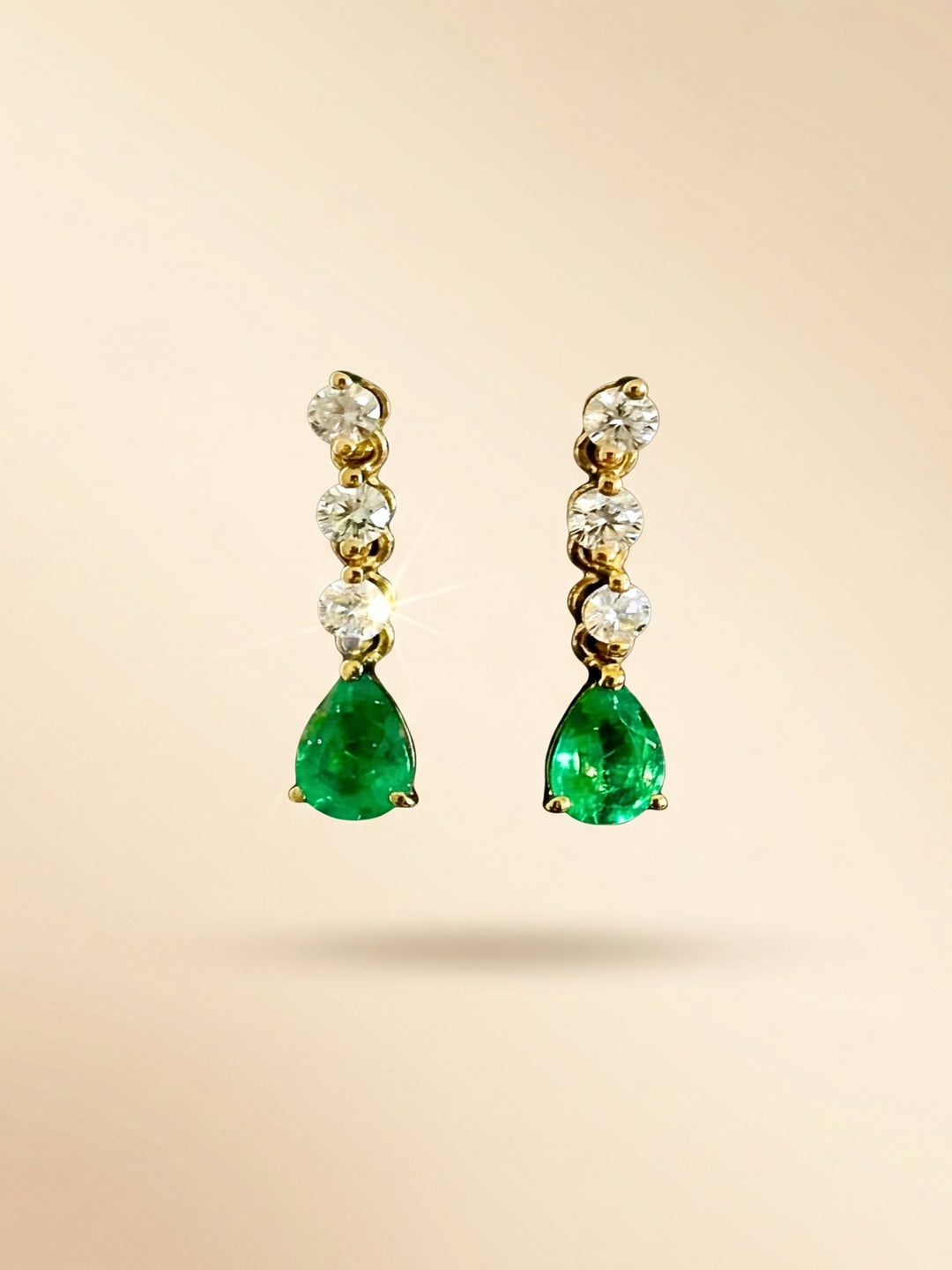 18K Yellow Gold Dangling Afghanistan Emerald Diamonds Stud