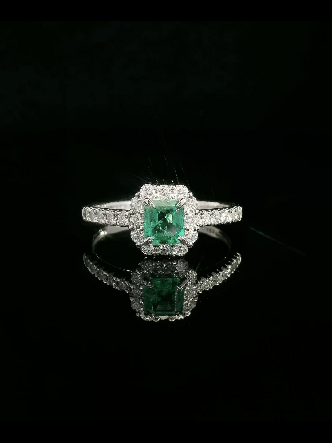 Leona Ring - Columbian Emerald - Platinum
